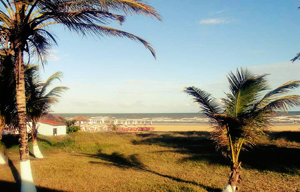 Se você procura agitação, a praia do Robalo é um ótimo lugar para conhecer em Aracaju. 