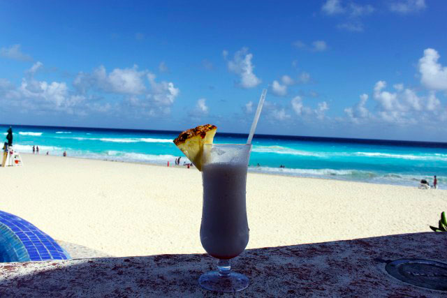 Não existe nada melhor do que um bom drink a beira mar